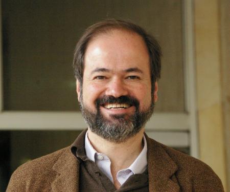 Juan Villoro headshot